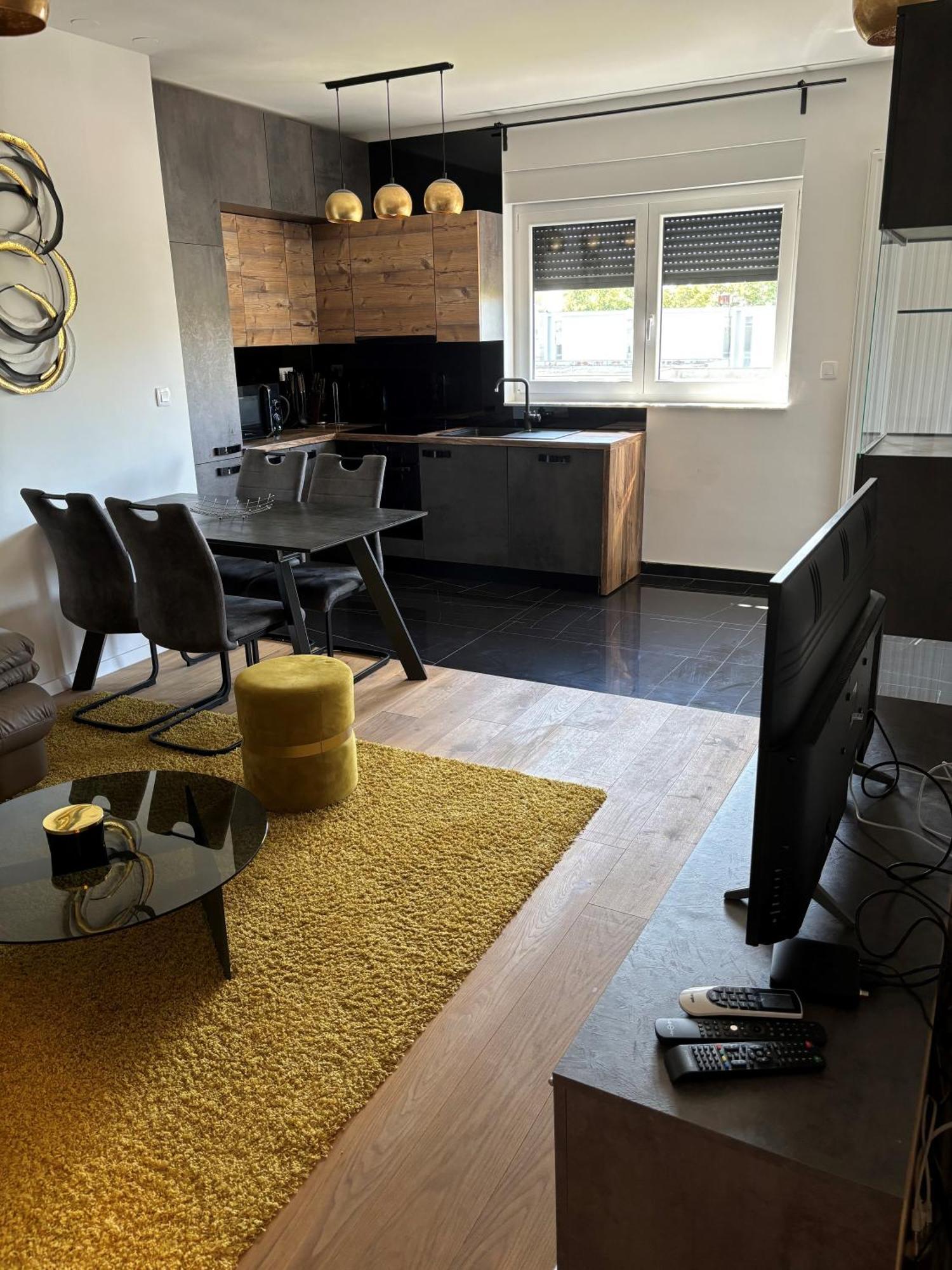 City East Apartment Zagreb With Private Parking Exterior photo
